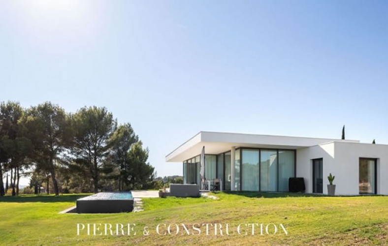 Modèle de construction de maison moderne vers Aix-en-Provence