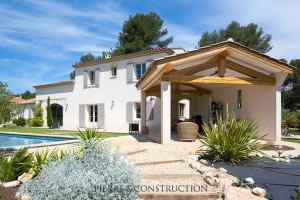 Villa provençale à Ventabren - RT 2012