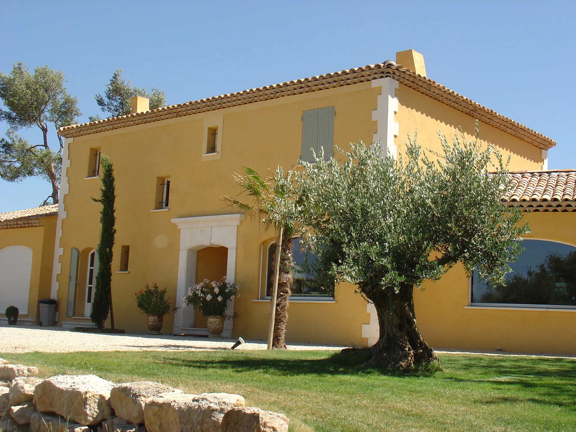 Maison provençale avec olivier et jardin à Fuveau