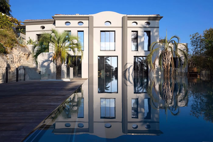 construction maison méditerranéenne style french riviera dans le 83