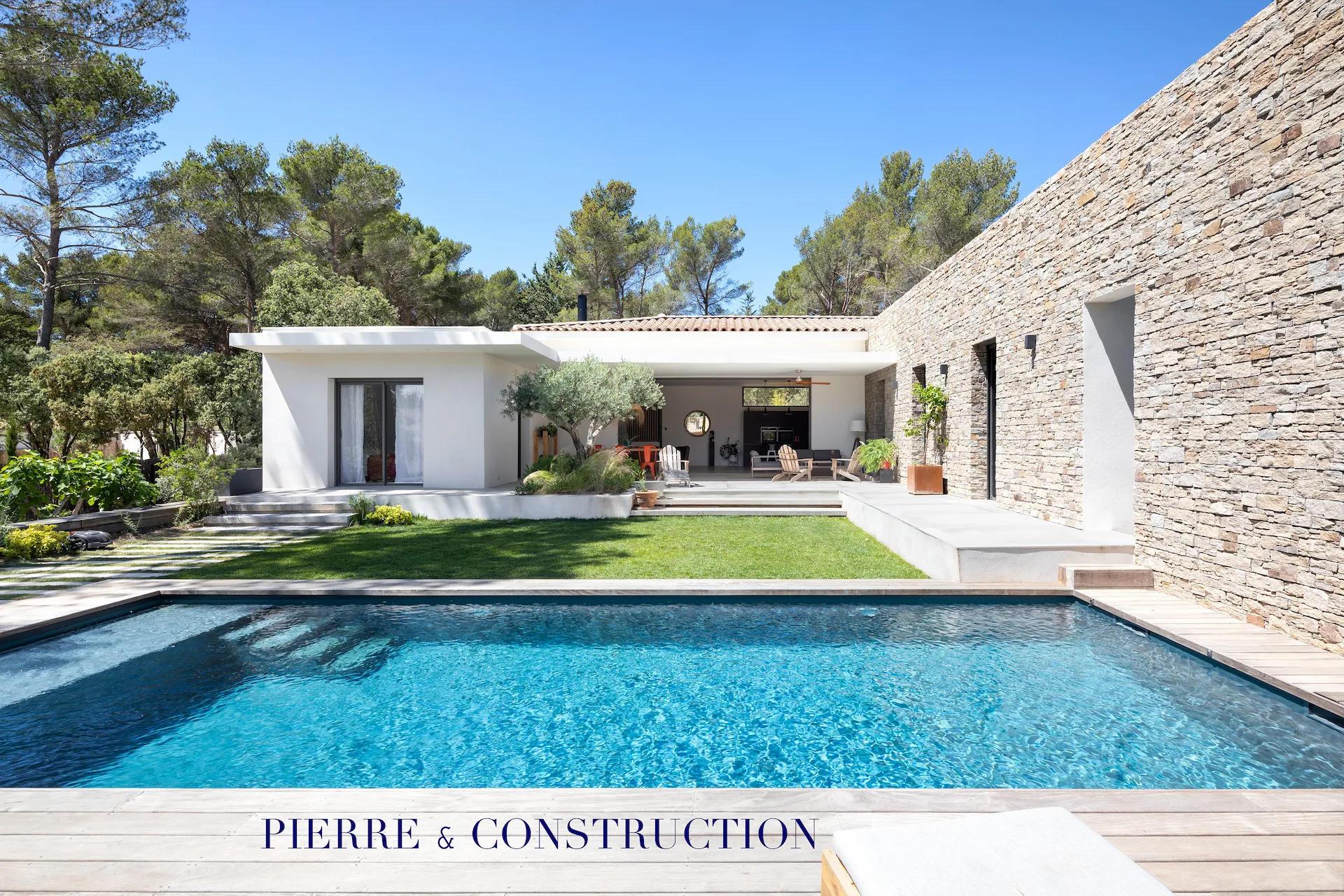 Construction maison architecte plain pied près aix en provence