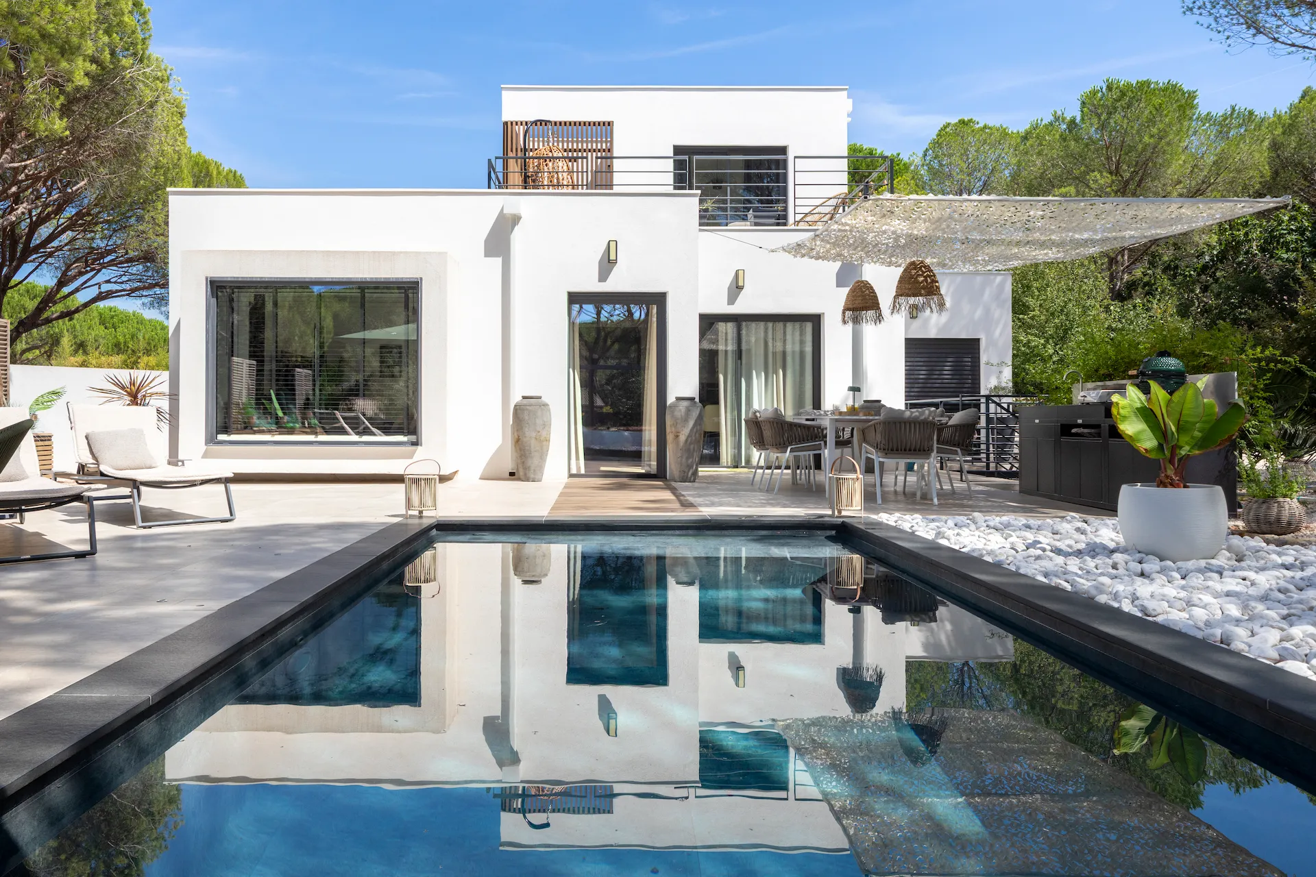 maison contemporaine cubique piscine terrasse
