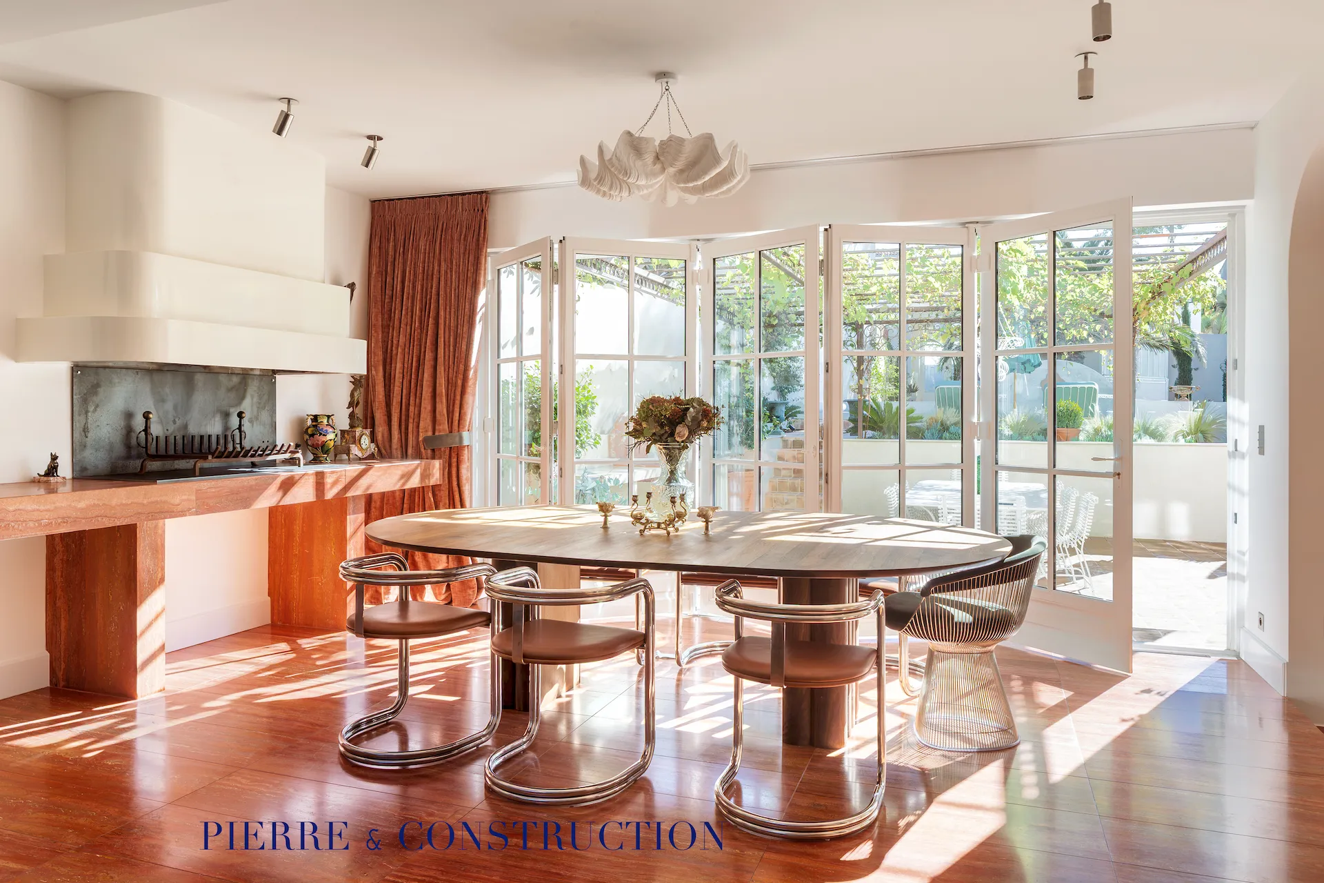 salle a manger baies vitrees pergola villa repensee anti