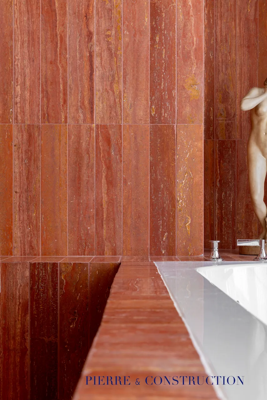 salle de bain carrelee effet bois exotique antibes